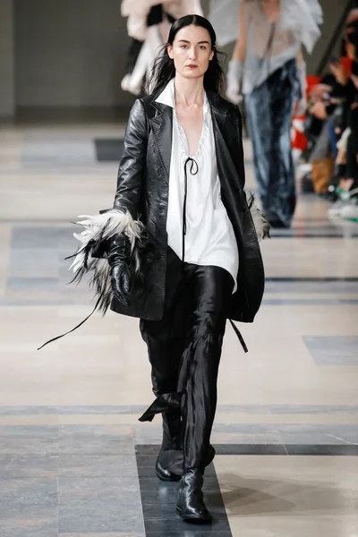 Look 39